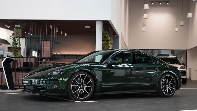 Porsche официально запустил продажи обновлённого Taycan в Казахстане