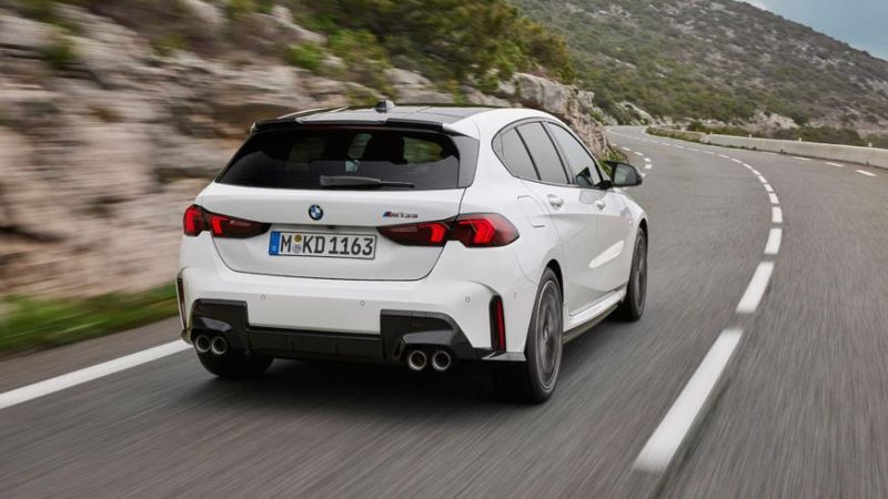 Представлен новый BMW 1-й серии: минус механика, плюс экраны