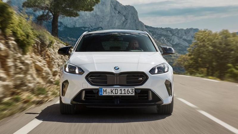 Представлен новый BMW 1-й серии: минус механика, плюс экраны