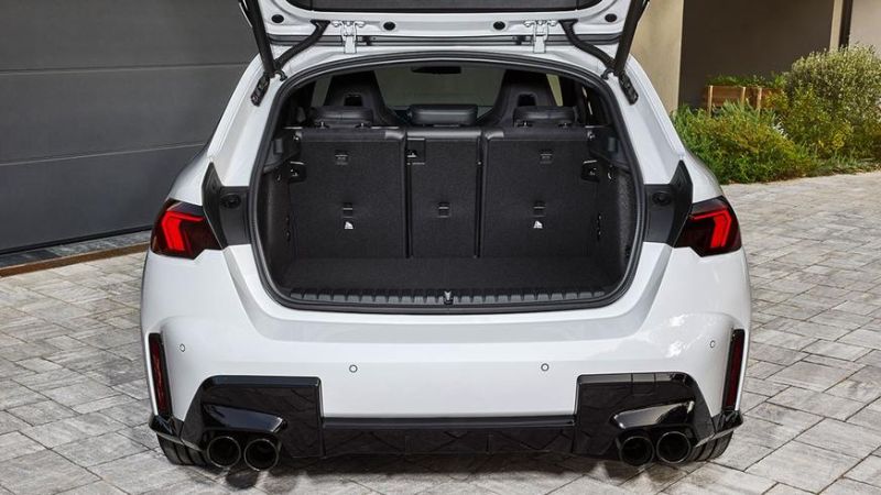 Представлен новый BMW 1-й серии: минус механика, плюс экраны