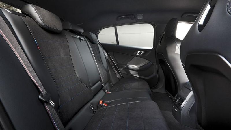 Представлен новый BMW 1-й серии: минус механика, плюс экраны