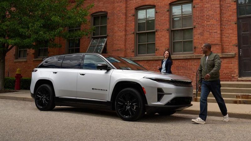 Представлен самый быстрый серийный Jeep. Это электрокар