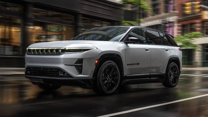 Представлен самый быстрый серийный Jeep. Это электрокар