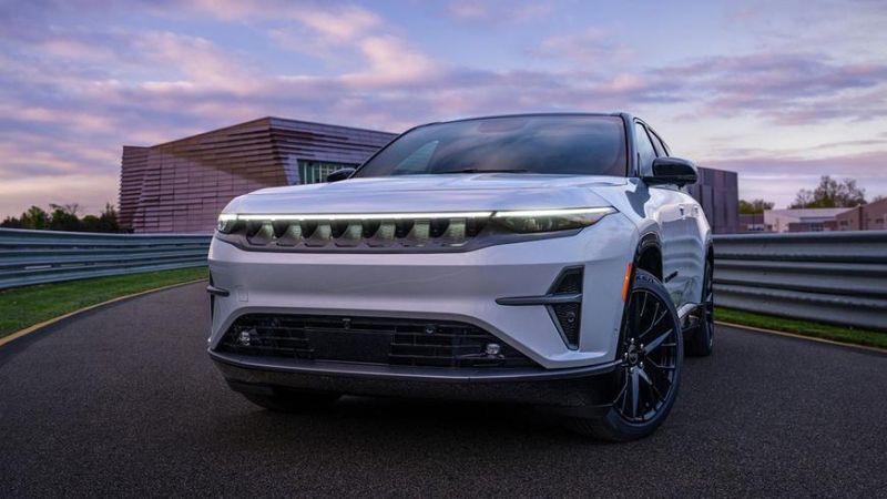 Представлен самый быстрый серийный Jeep. Это электрокар