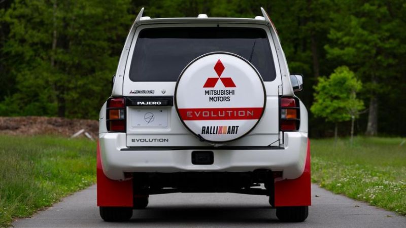 Редкий Mitsubishi Pajero Evolution выставили на продажу в США