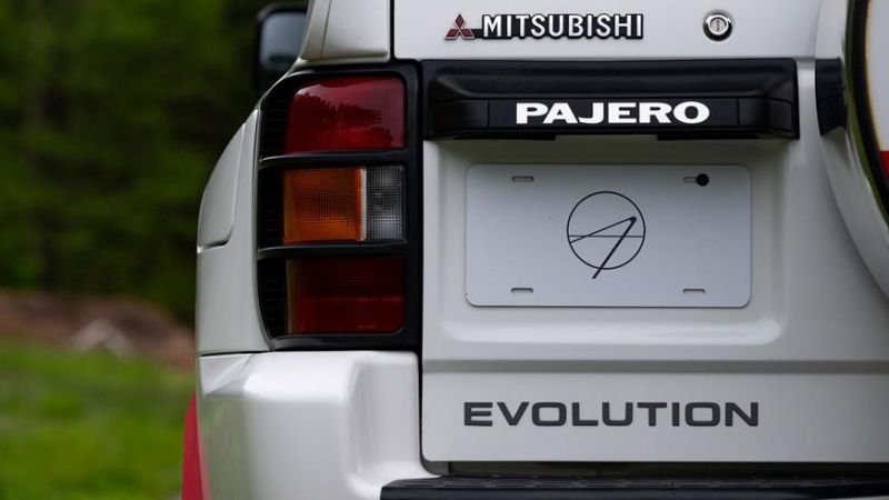 Редкий Mitsubishi Pajero Evolution выставили на продажу в США