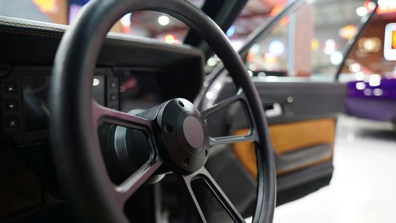 Роскошный рестомод на базе малоизвестной модели из Австралии появился на торгах