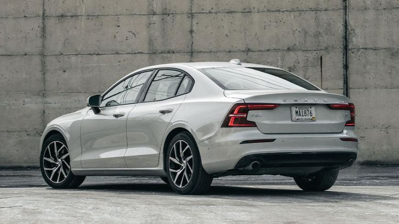 Седан Volvo S60 уходит в историю