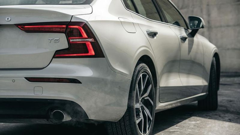 Седан Volvo S60 уходит в историю