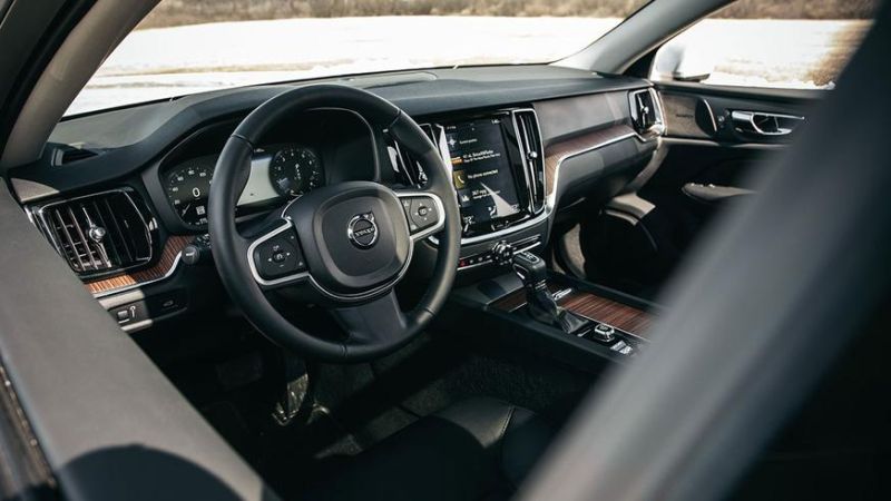 Седан Volvo S60 уходит в историю