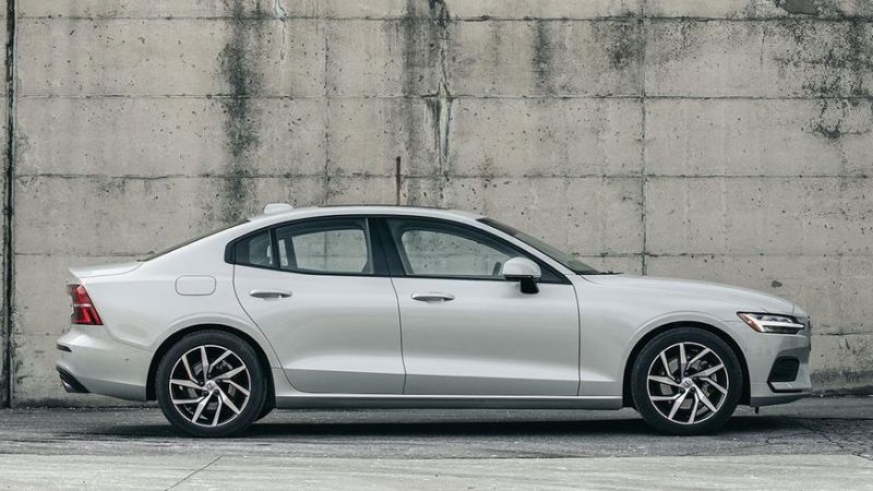 Седан Volvo S60 уходит в историю