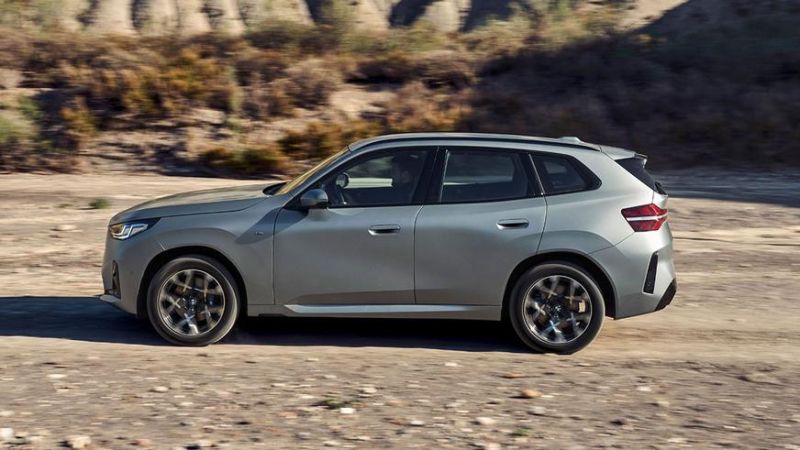 У BMW вышло новое поколение X3: электрификация и экраны