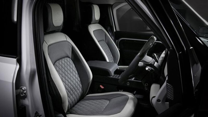 В Arctic Trucks слегка обновили Defender AT35