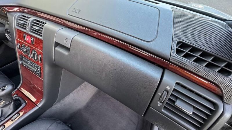 В США нашли E-Class (W210) с пробегом всего 22 тыс. км