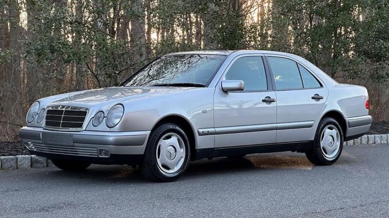 В США нашли E-Class (W210) с пробегом всего 22 тыс. км
