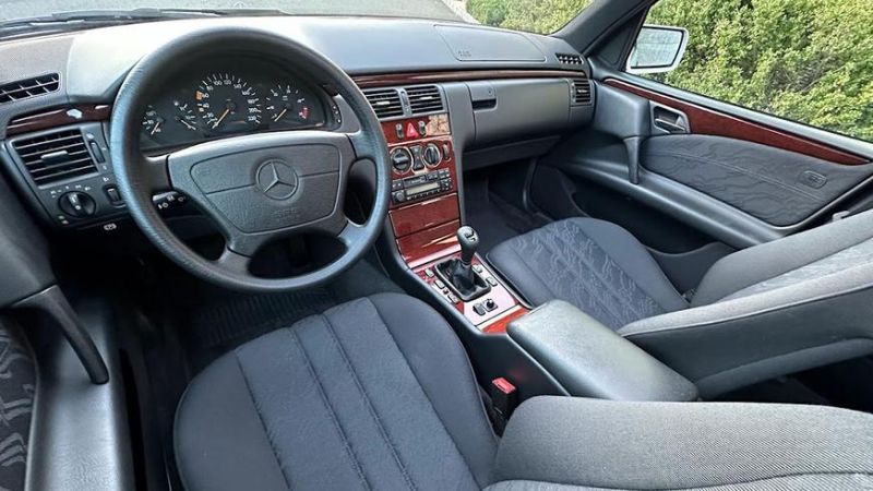 В США нашли E-Class (W210) с пробегом всего 22 тыс. км