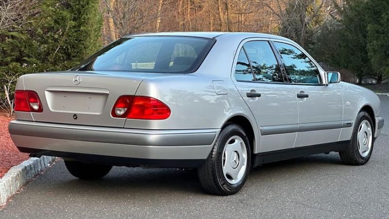 В США нашли E-Class (W210) с пробегом всего 22 тыс. км