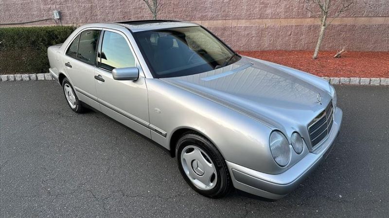 В США нашли E-Class (W210) с пробегом всего 22 тыс. км