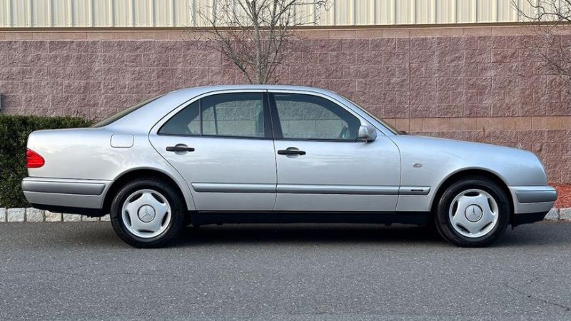 В США нашли E-Class (W210) с пробегом всего 22 тыс. км