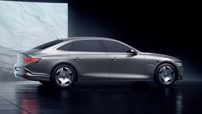 Электрический Genesis G80 стал длиннее и дальнобойнее