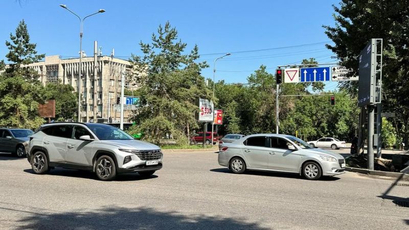 На пересечении Гагарина и Абая в Алматы изменилась схема движения