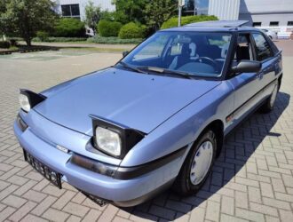 Практически новую 34-летнюю Mazda 323F нашли в Польше
