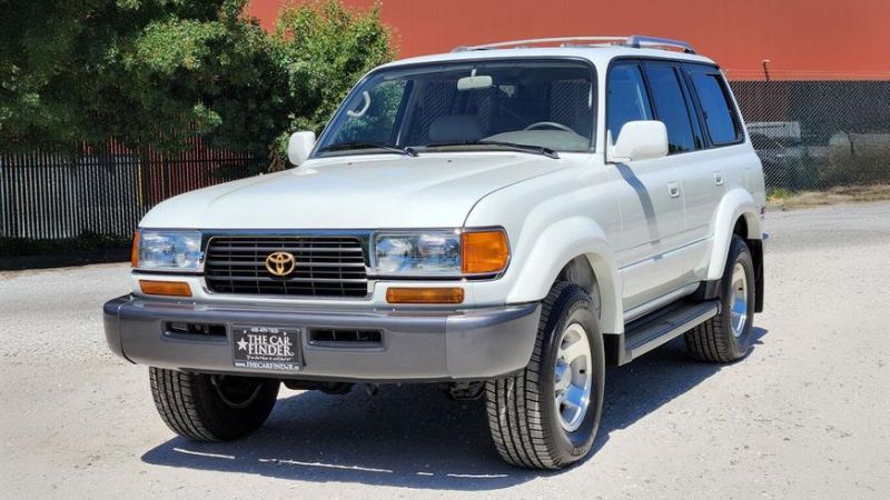 Практически новый Land Cruiser 80 выставлен на торги в США