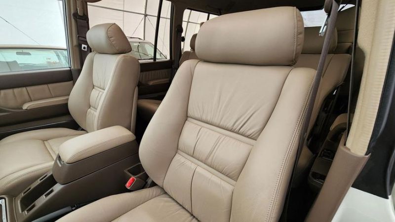 Практически новый Land Cruiser 80 выставлен на торги в США