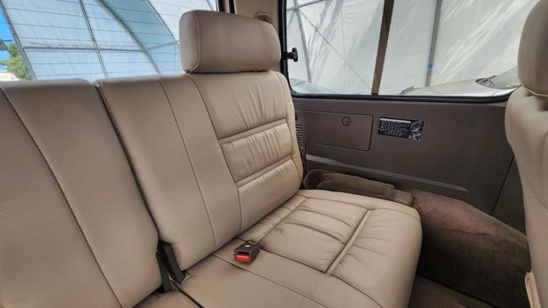 Практически новый Land Cruiser 80 выставлен на торги в США
