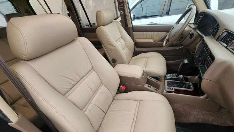 Практически новый Land Cruiser 80 выставлен на торги в США
