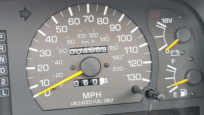 Практически новый Land Cruiser 80 выставлен на торги в США