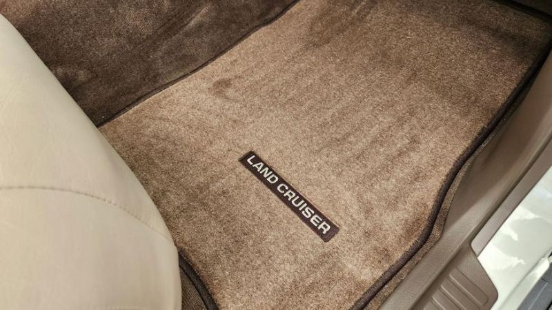 Практически новый Land Cruiser 80 выставлен на торги в США