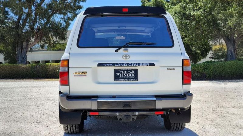 Практически новый Land Cruiser 80 выставлен на торги в США