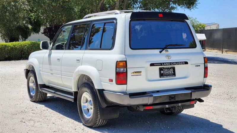 Практически новый Land Cruiser 80 выставлен на торги в США