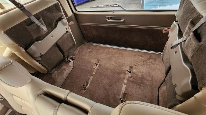 Практически новый Land Cruiser 80 выставлен на торги в США