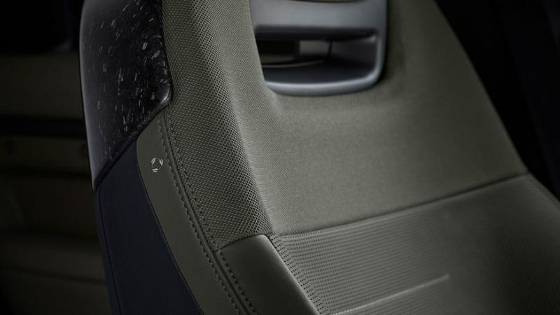 Раскрыт Land Rover Defender Octa