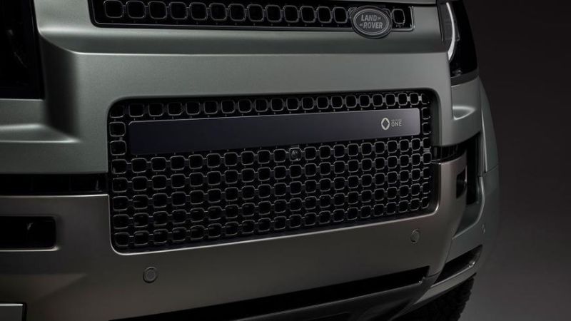 Раскрыт Land Rover Defender Octa