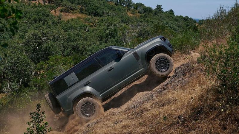 Раскрыт Land Rover Defender Octa