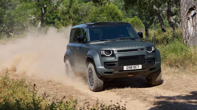 Раскрыт Land Rover Defender Octa