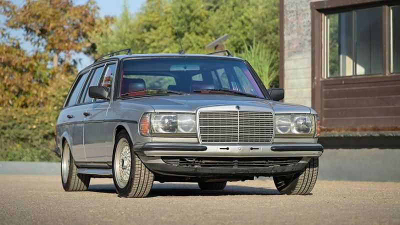 Редкий 45-летний универсал Mercedes-Benz оценили дороже нового S-класса