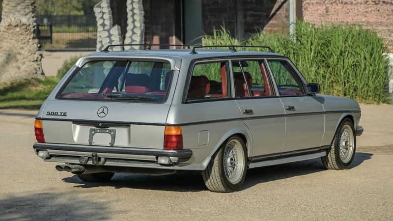 Редкий 45-летний универсал Mercedes-Benz оценили дороже нового S-класса