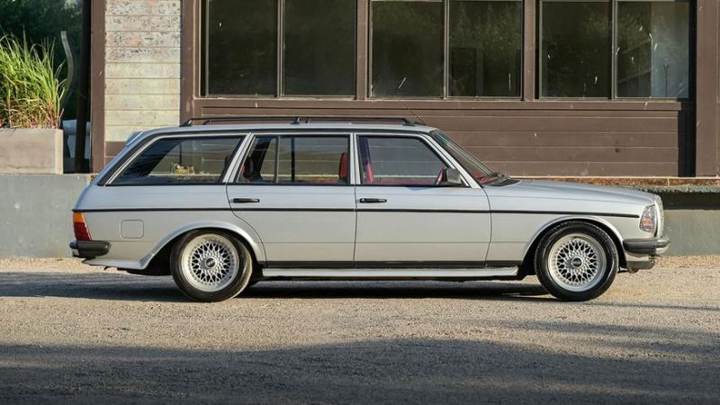Редкий 45-летний универсал Mercedes-Benz оценили дороже нового S-класса