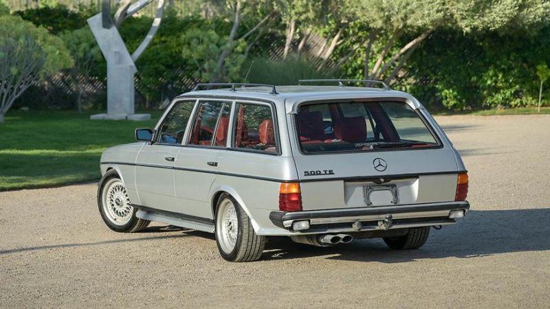 Редкий 45-летний универсал Mercedes-Benz оценили дороже нового S-класса