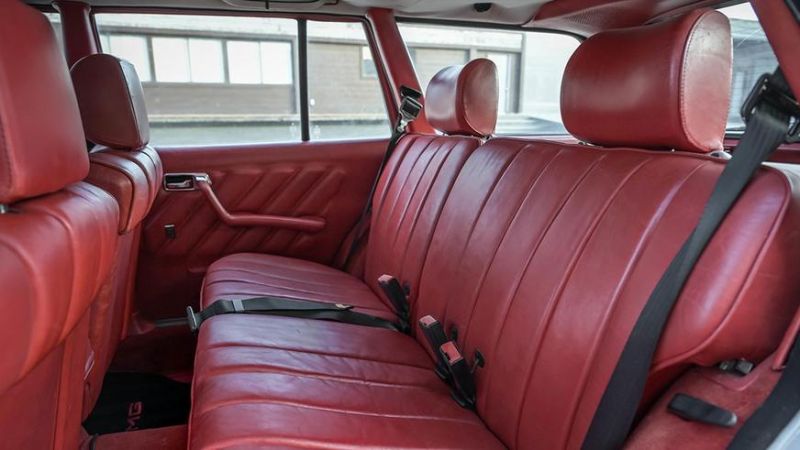 Редкий 45-летний универсал Mercedes-Benz оценили дороже нового S-класса