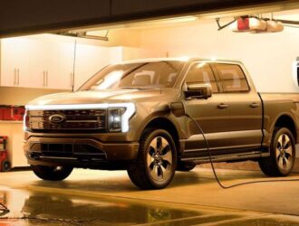 Ford смещает фокус с электромобилей на гибриды