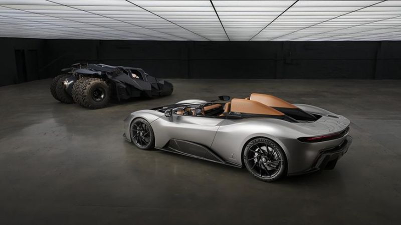 Pininfarina показала 1900-сильный бэтмобиль для Брюса Уэйна