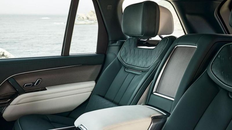 Показан Range Rover с золотыми акцентами за 370 000 долларов