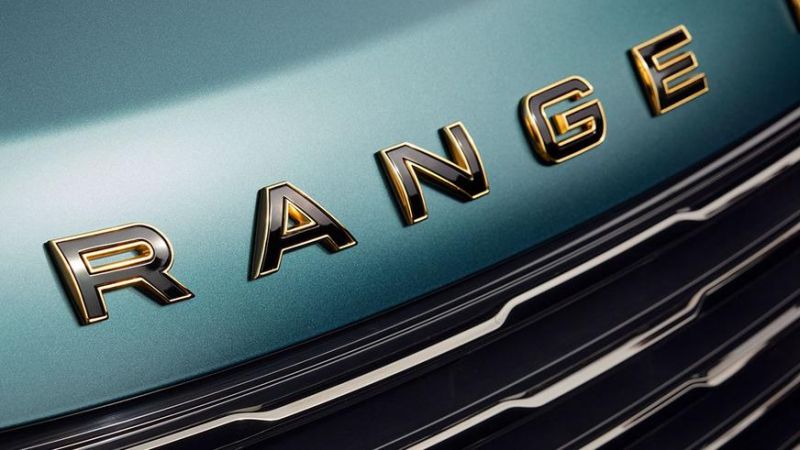 Показан Range Rover с золотыми акцентами за 370 000 долларов