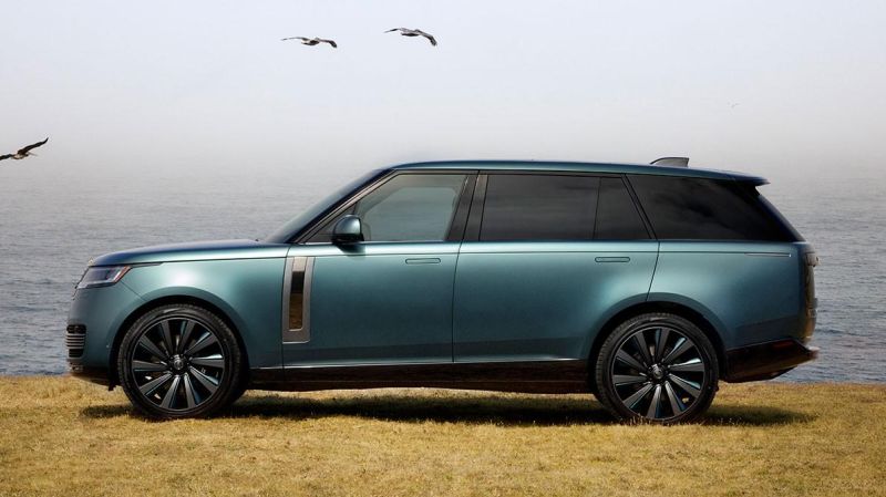 Показан Range Rover с золотыми акцентами за 370 000 долларов