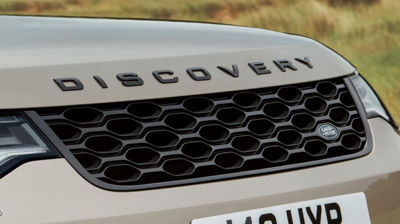 Теряющий клиентов Land Rover Discovery могут превратить в минивэн
